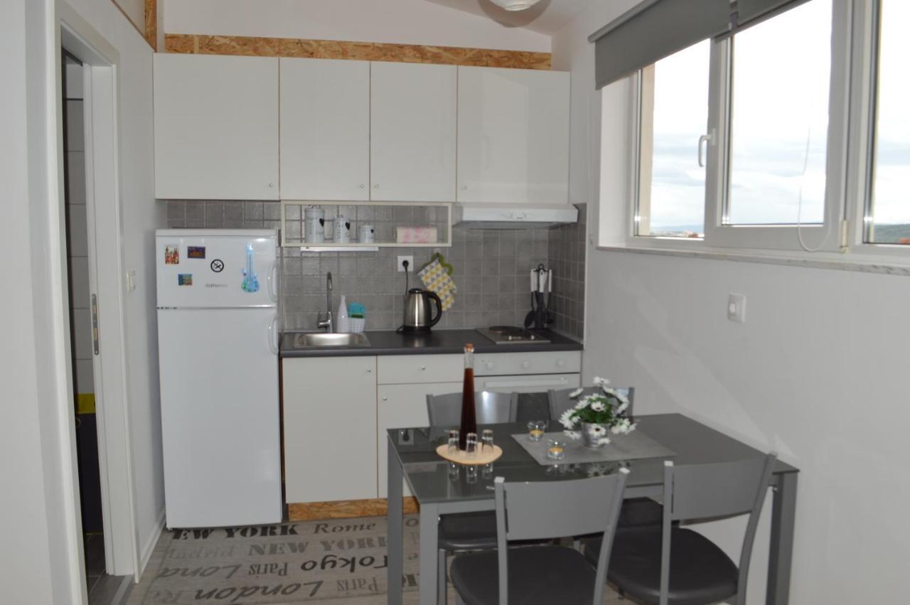 Apartman Luka Kastela Ngoại thất bức ảnh